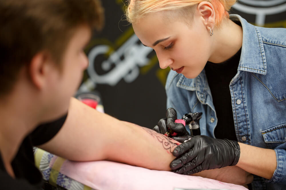who does commemorative tattoos